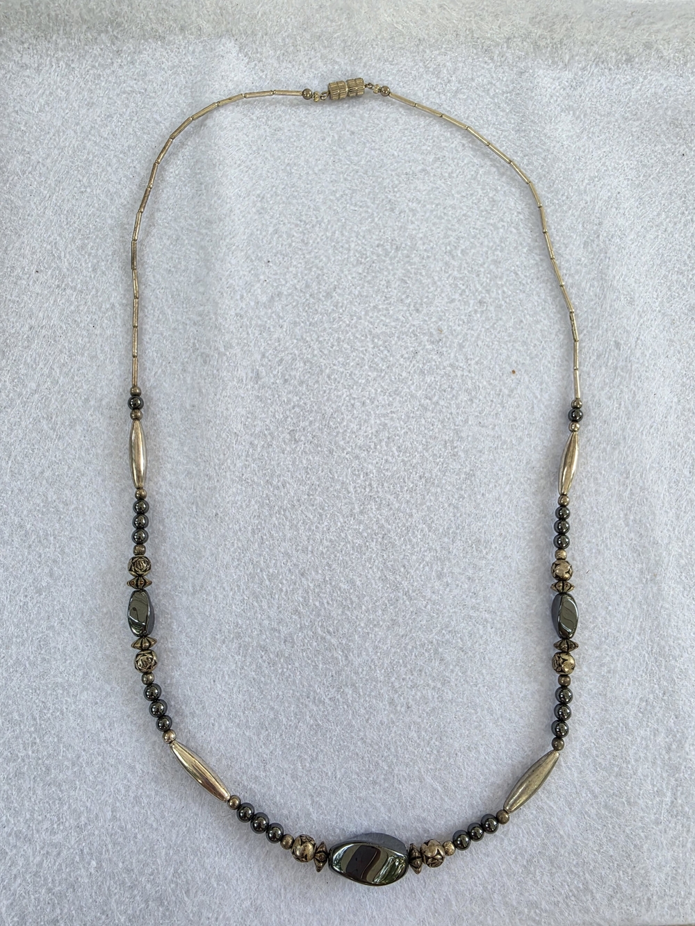 Fashion Jewelry Silver Bead Necklace with Hematite Accents